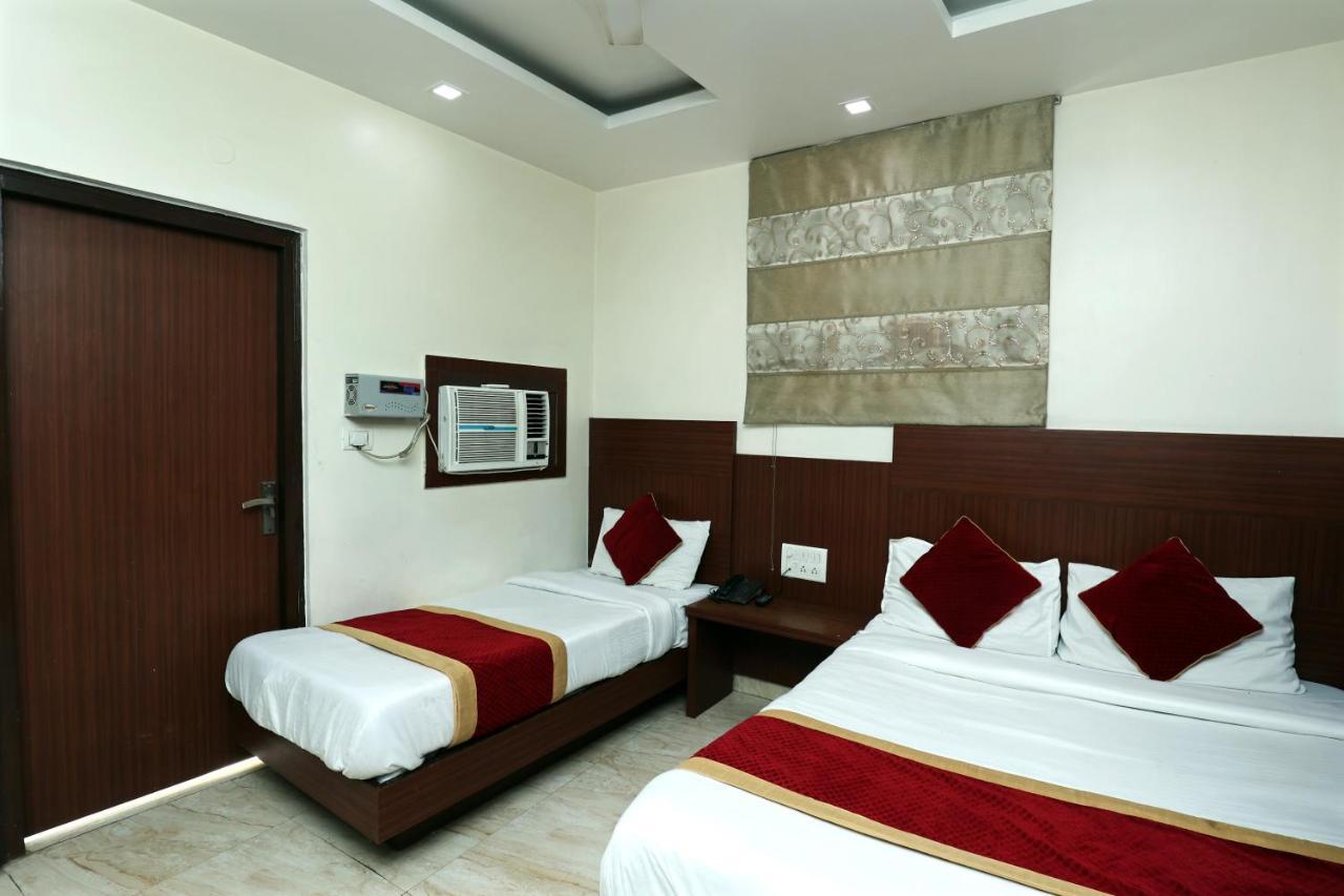 Hotel Toto International Dx New Delhi Luaran gambar